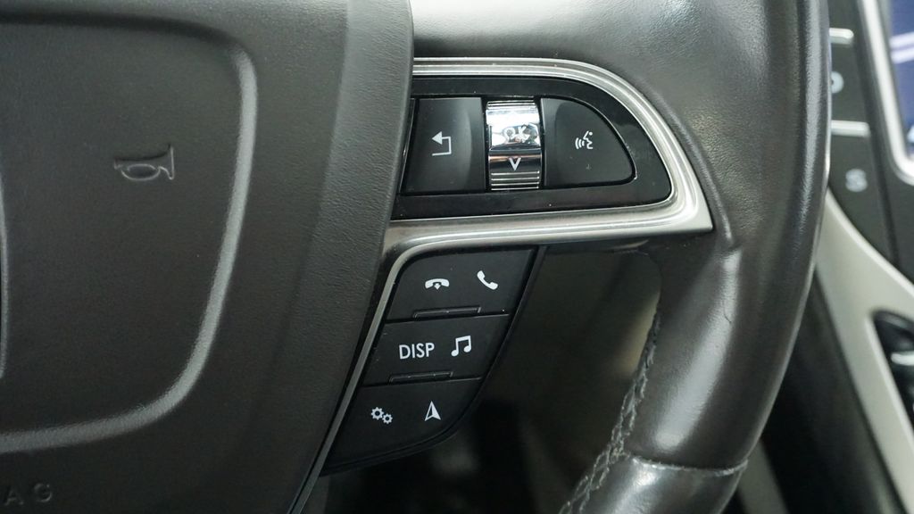 Thumbnail: 2019 Lincoln Nautilus - 35