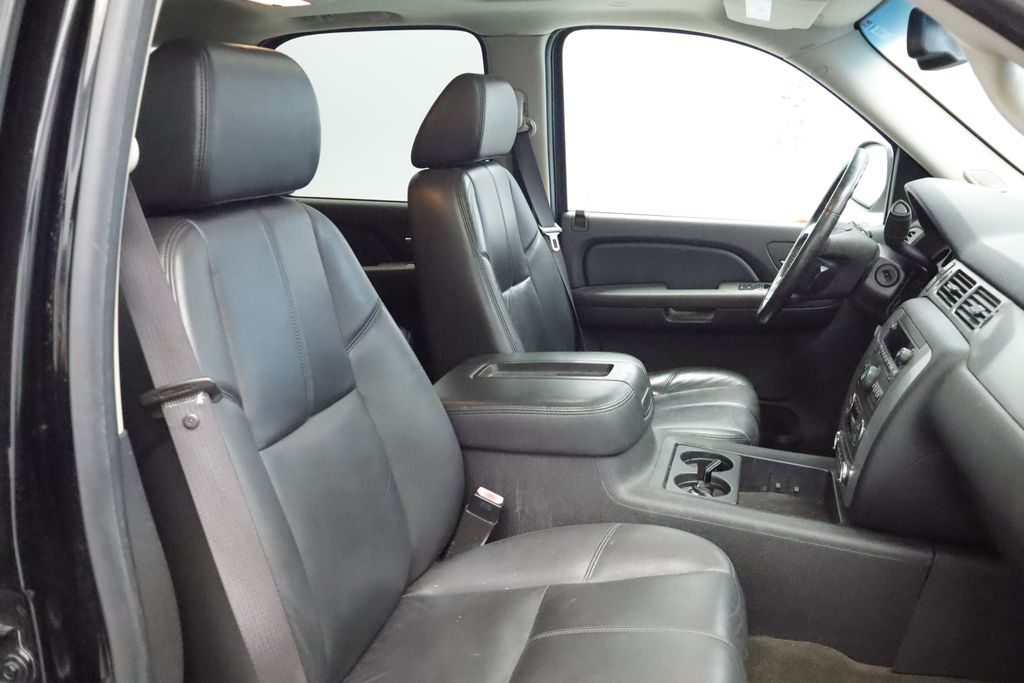 Thumbnail: 2008 Chevrolet Tahoe - 15