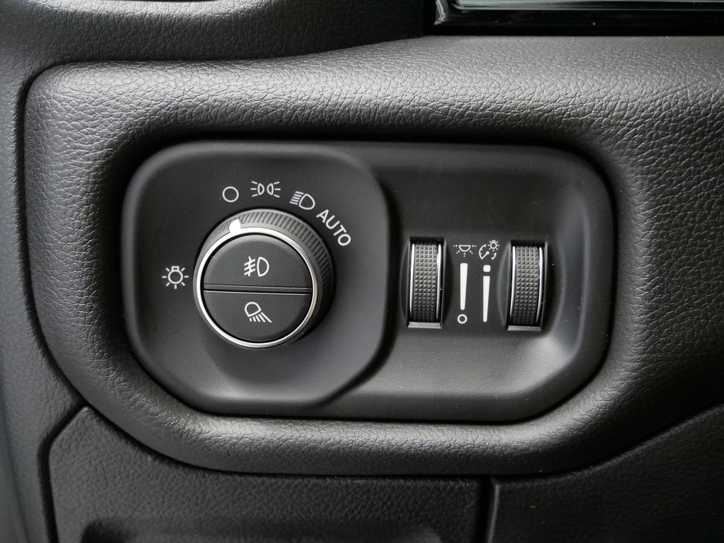 Thumbnail: 2026 RAM 1500 - 25