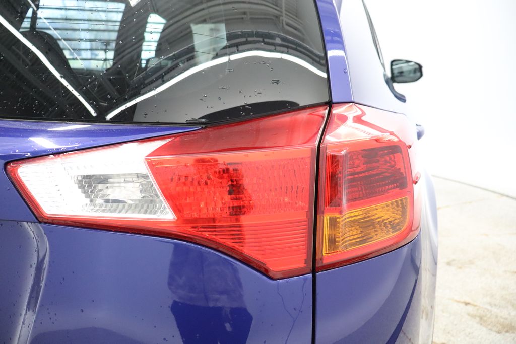 Thumbnail: 2015 Toyota RAV4 - 18