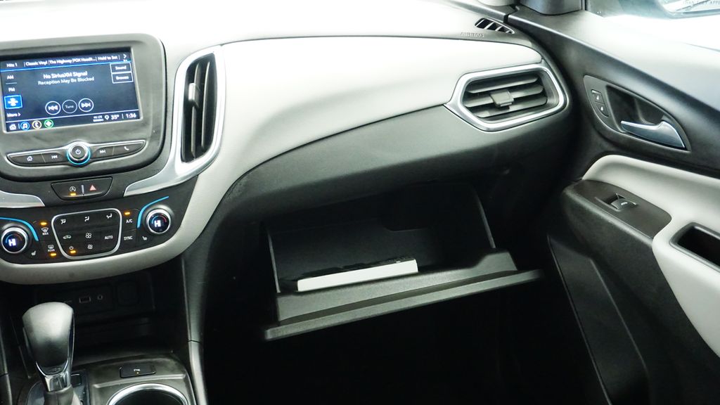 Thumbnail: 2022 Chevrolet Equinox - 26