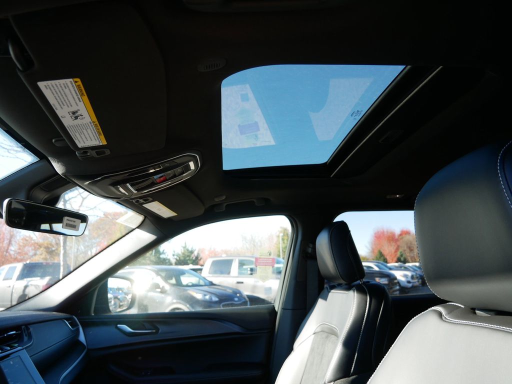 Thumbnail: 2025 Jeep Grand Cherokee - 20