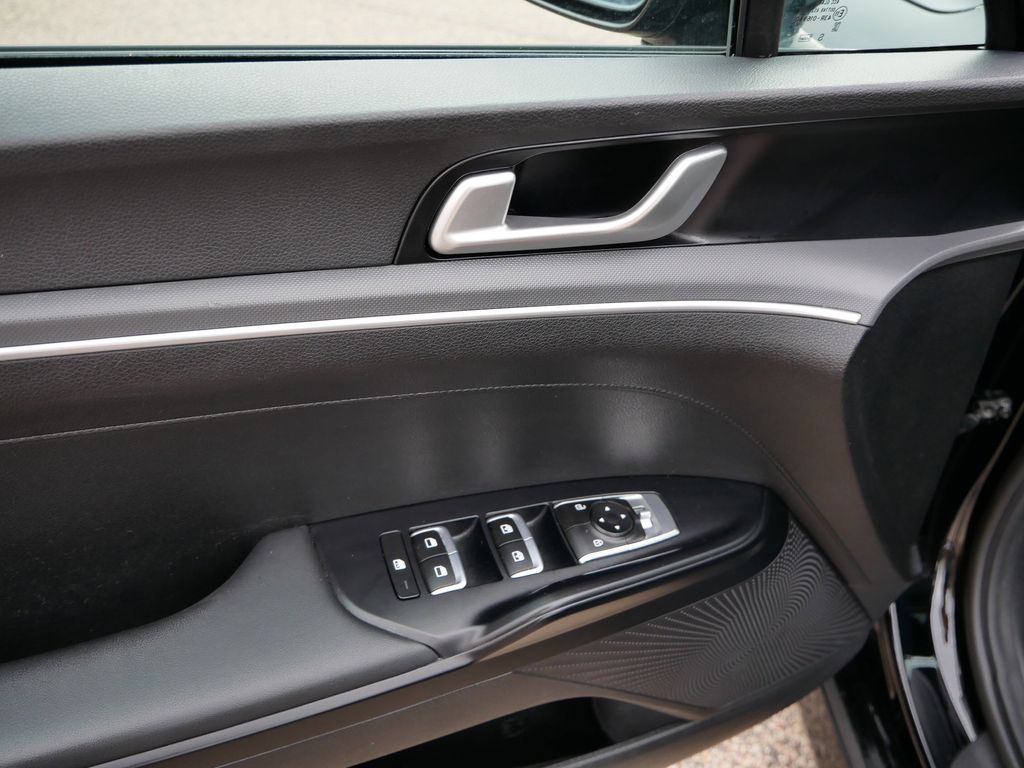 Thumbnail: 2023 Kia K5 - 10