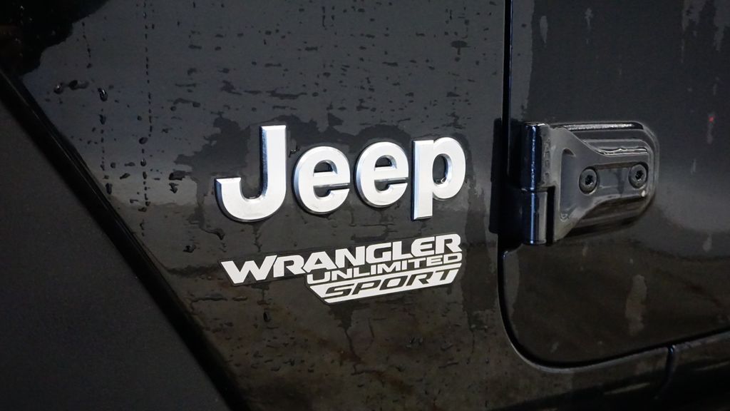 Thumbnail: 2019 Jeep Wrangler - 16
