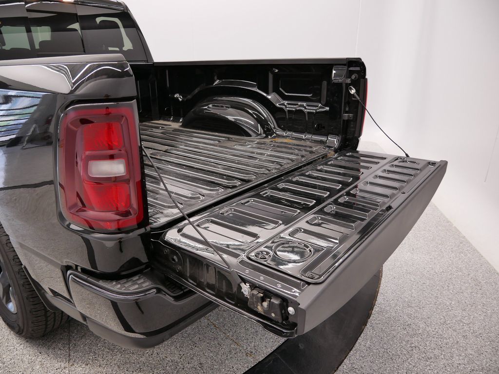 Thumbnail: 2025 RAM 1500 - 10