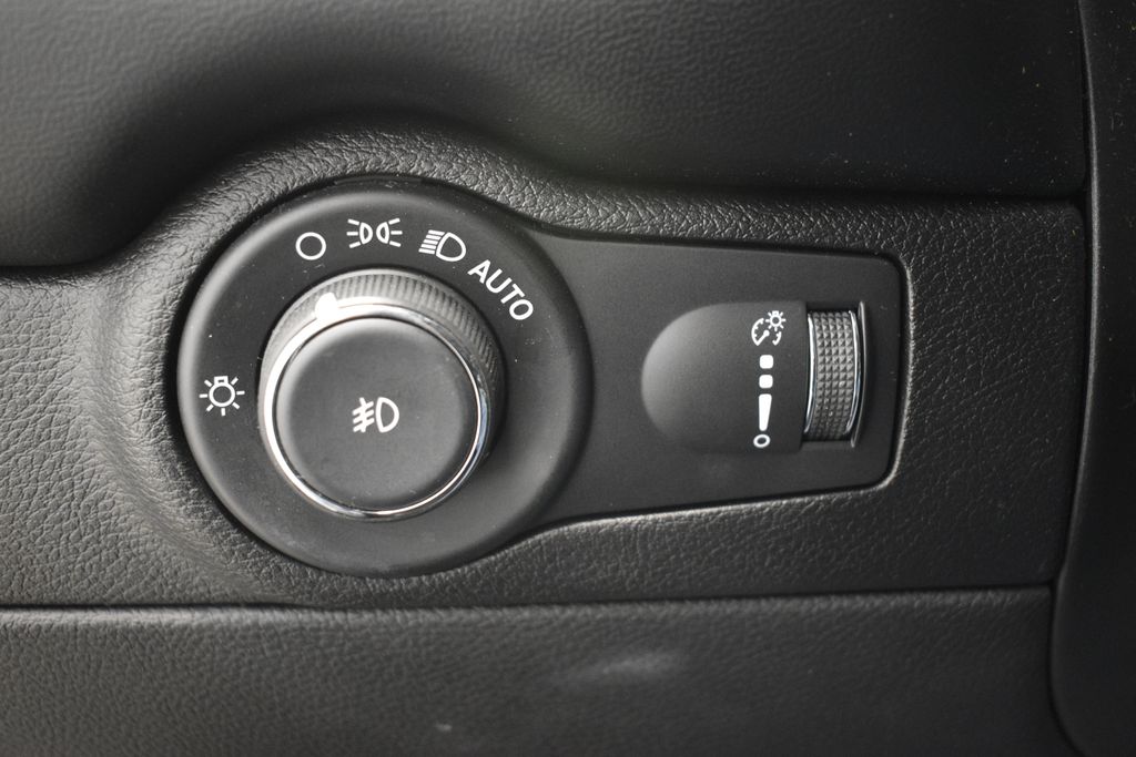 Thumbnail: 2021 Dodge Durango - 36