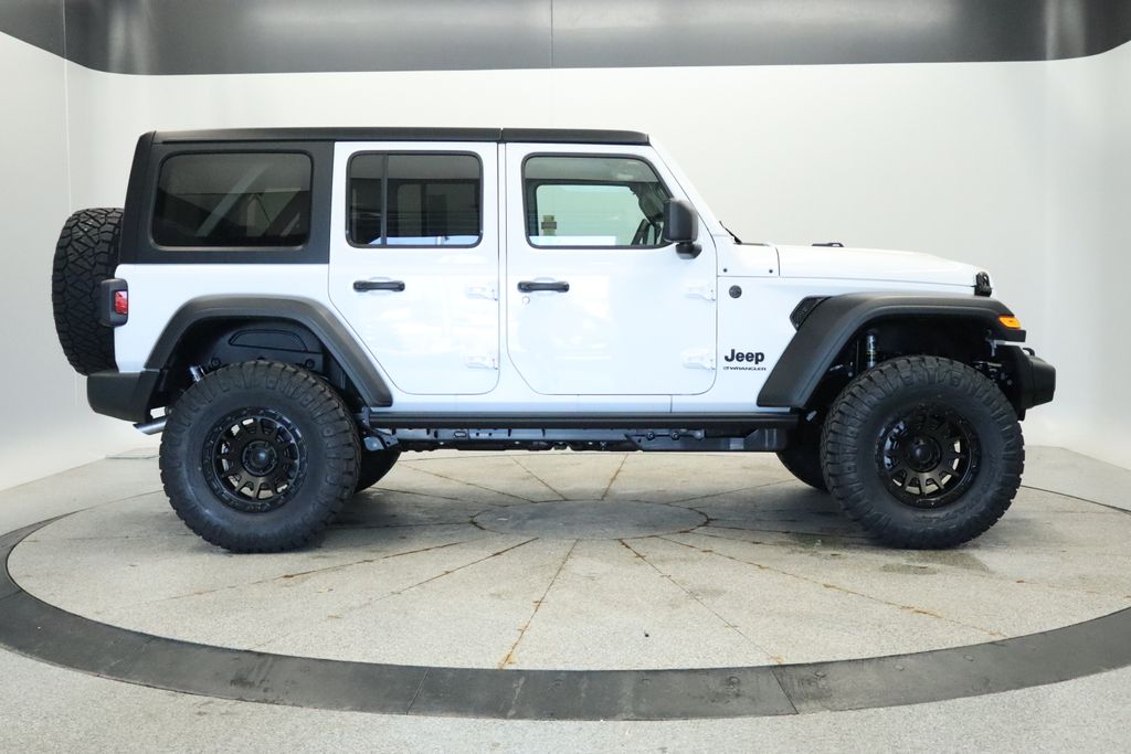 Thumbnail: 2026 Jeep Wrangler - 7