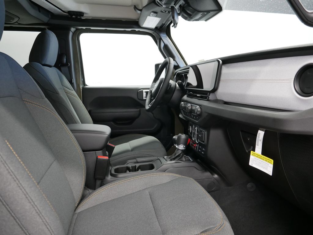 Thumbnail: 2025 Jeep Gladiator - 25