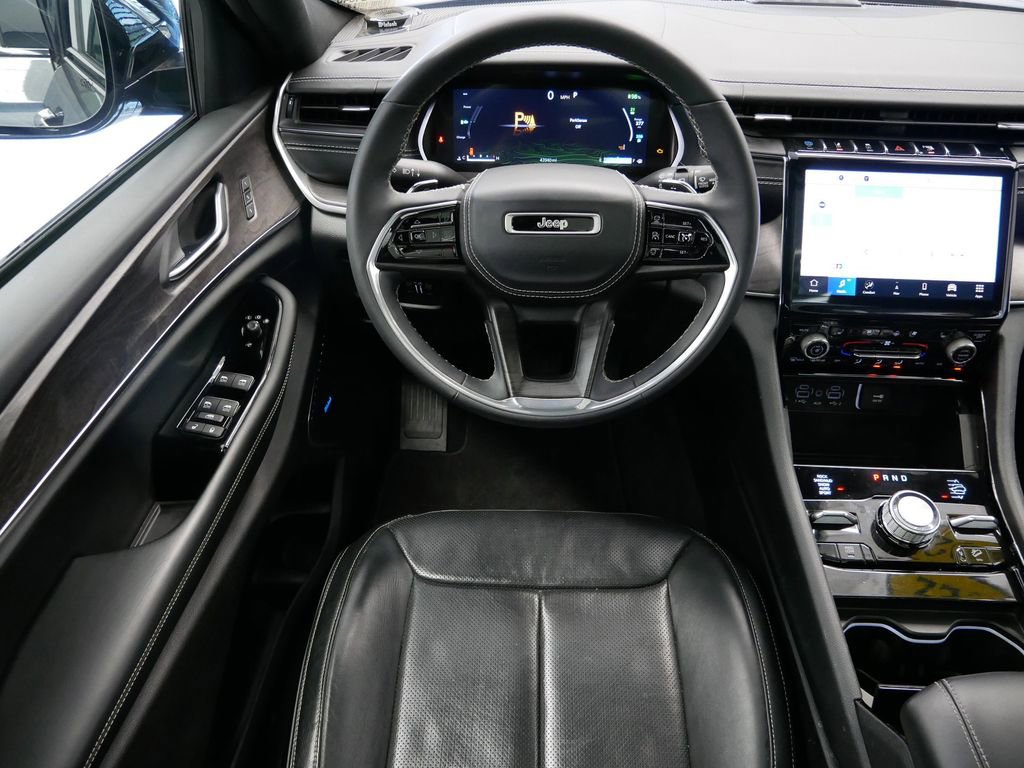 Thumbnail: 2022 Jeep Grand Cherokee - 21