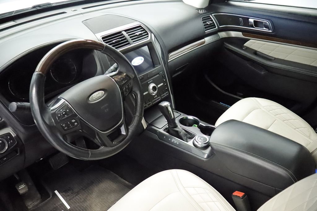 Thumbnail: 2019 Ford Explorer - 28