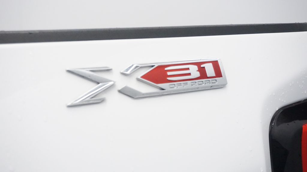 Thumbnail: 2024 GMC Sierra 3500 - 20