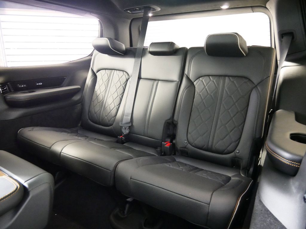 Thumbnail: 2024 Jeep Grand Wagoneer - 6