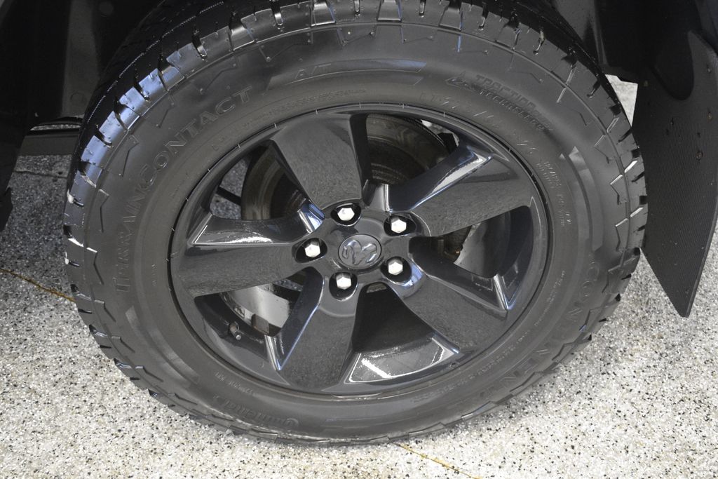 Thumbnail: 2019 RAM 1500 Classic - 28