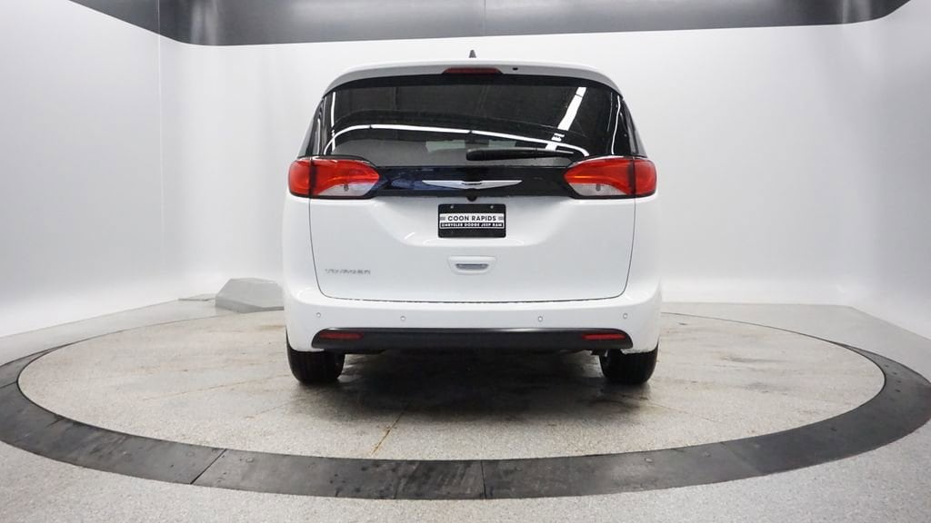 Thumbnail: 2026 Chrysler Voyager - 7
