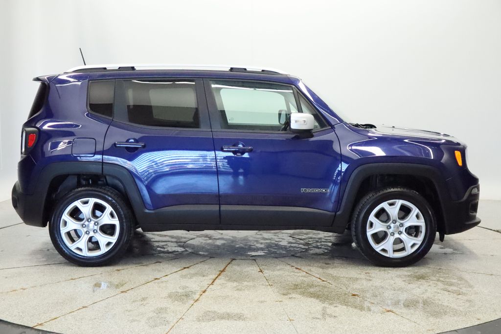 Thumbnail: 2018 Jeep Renegade - 8