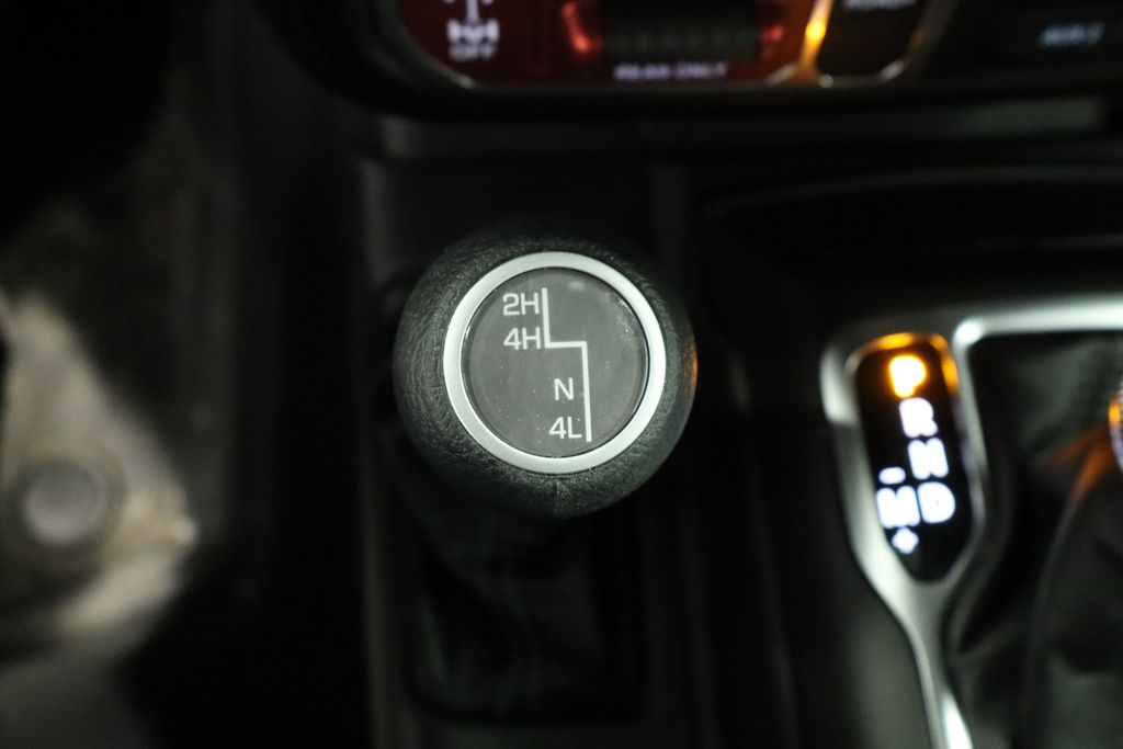 Thumbnail: 2026 Jeep Gladiator - 37