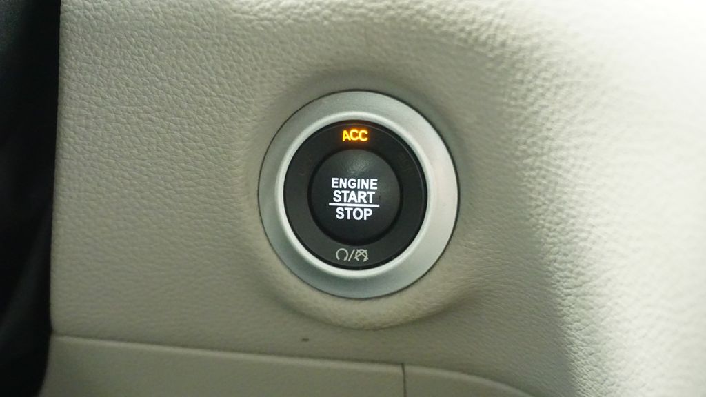 Thumbnail: 2024 Chrysler Pacifica - 31