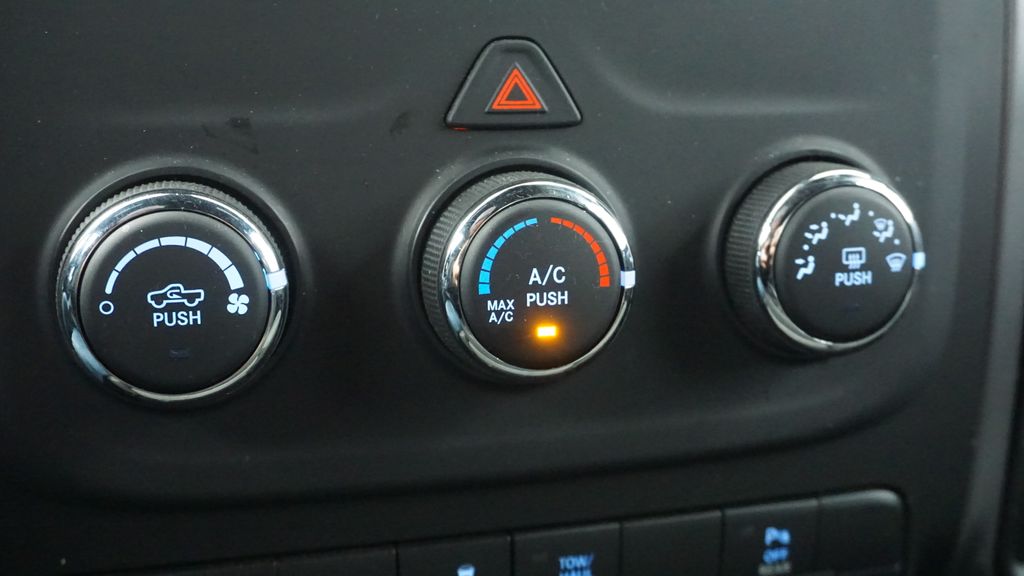 Thumbnail: 2022 RAM 1500 Classic - 29