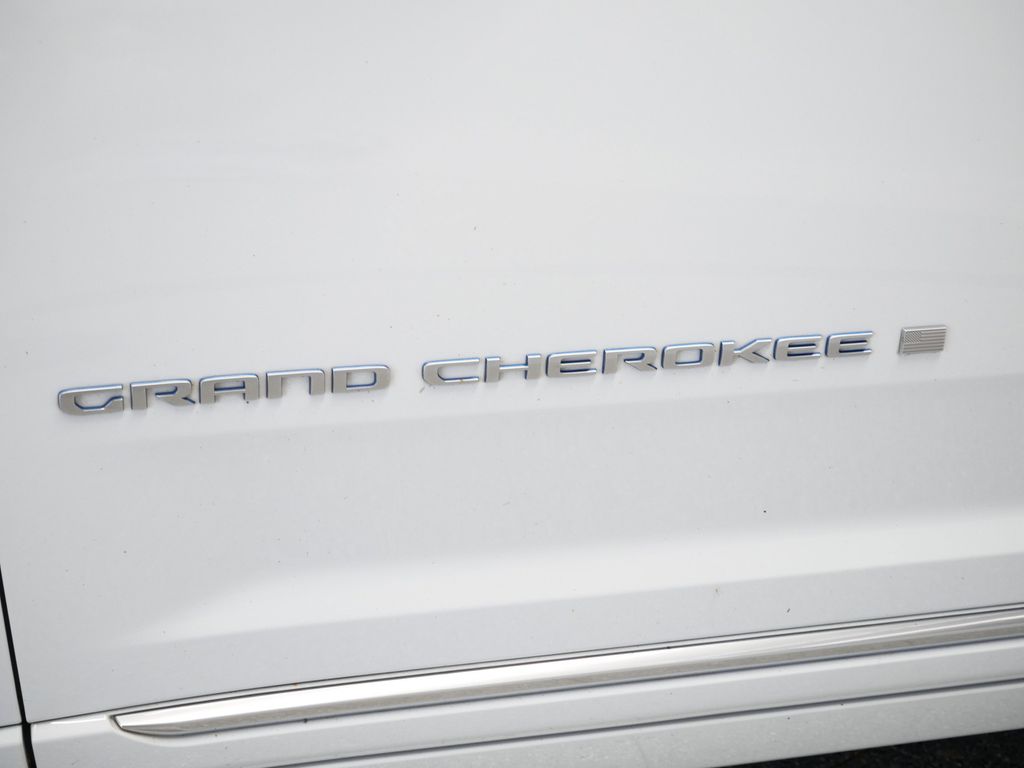 Thumbnail: 2023 Jeep Grand Cherokee - 19