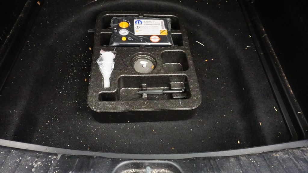 Thumbnail: 2023 Jeep Compass - 16