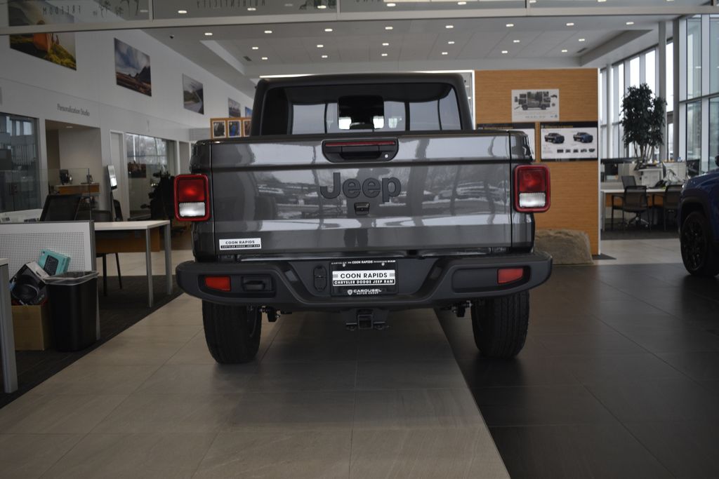 Thumbnail: 2025 Jeep Gladiator - 9