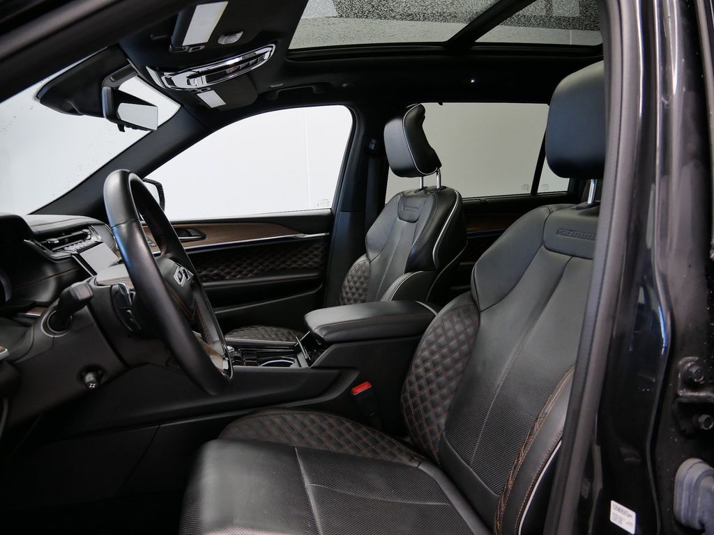 Thumbnail: 2022 Jeep Grand Cherokee L - 24