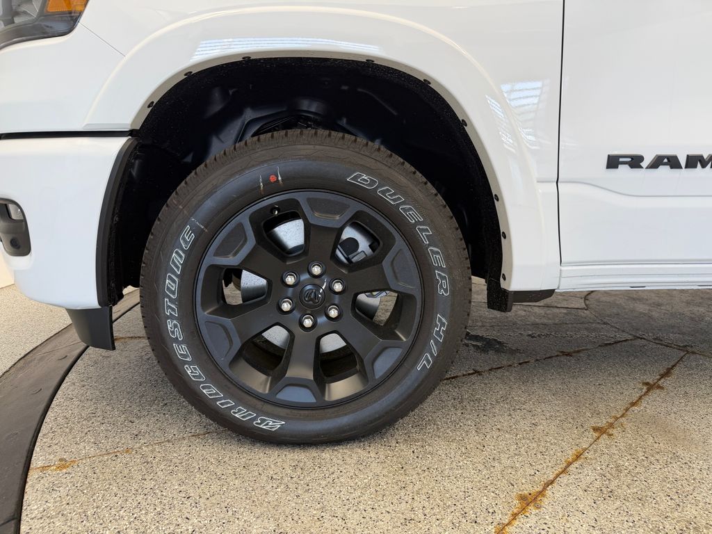 Thumbnail: 2026 RAM 1500 - 9