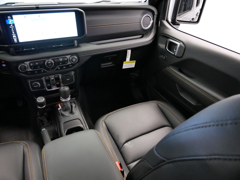 Thumbnail: 2025 Jeep Wrangler - 16