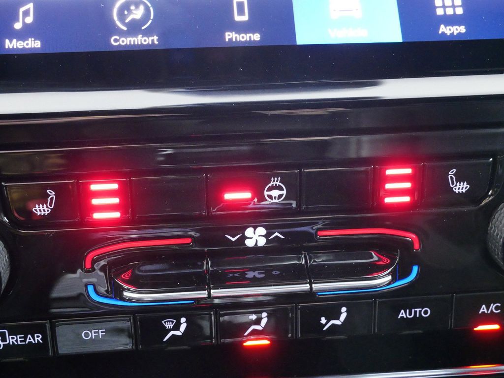 Thumbnail: 2024 Jeep Grand Cherokee - 48