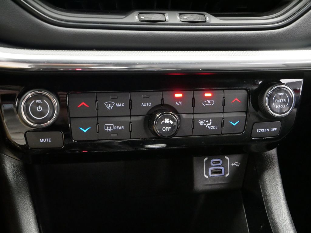 Thumbnail: 2023 Jeep Compass - 38