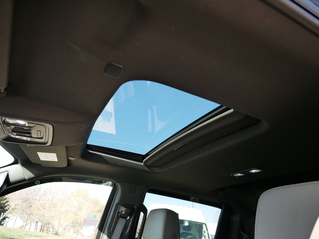 Thumbnail: 2022 Chevrolet Silverado 1500 - 4