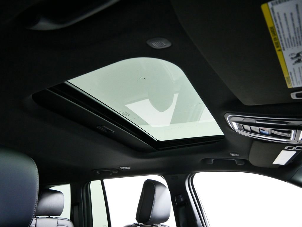 Thumbnail: 2024 Jeep Grand Cherokee - 22