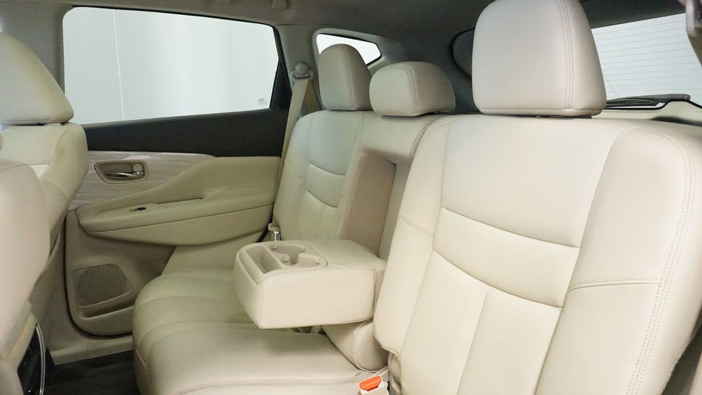 Thumbnail: 2017 Nissan Murano - 21