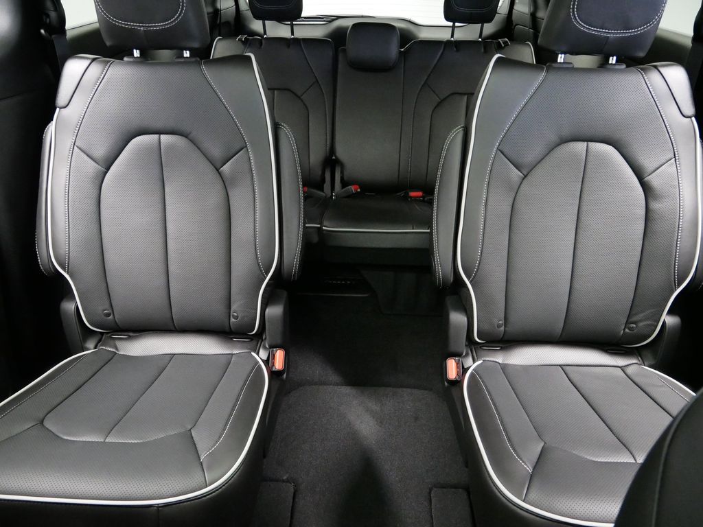 Thumbnail: 2026 Chrysler Pacifica - 19