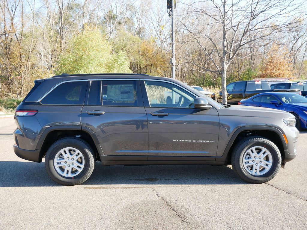 Thumbnail: 2025 Jeep Grand Cherokee - 8