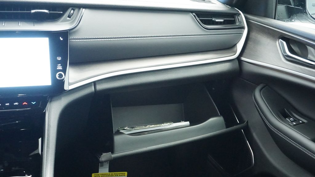 Thumbnail: 2026 Jeep Grand Cherokee - 27