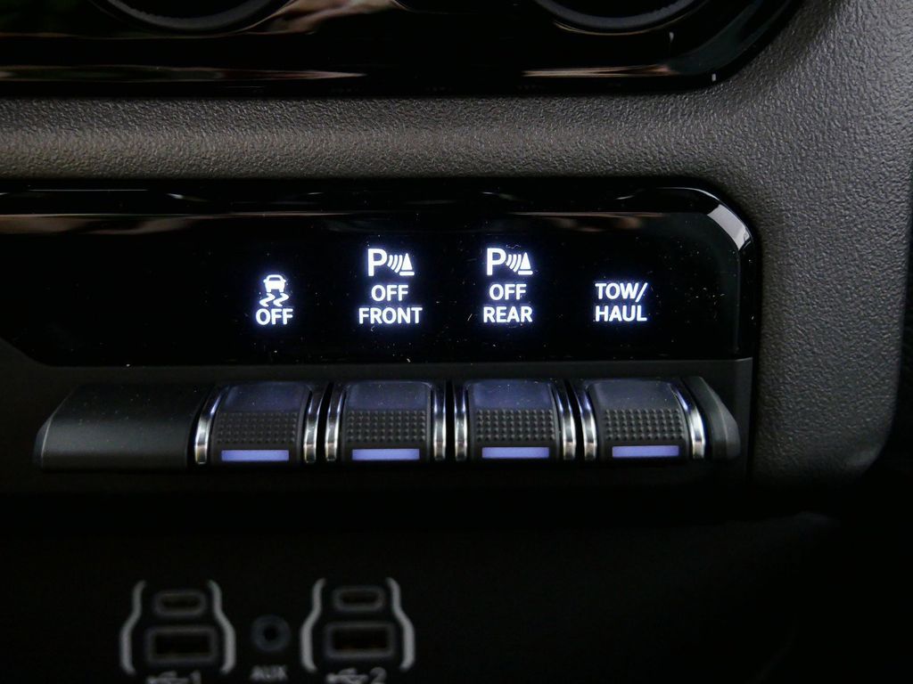 Thumbnail: 2025 RAM 1500 - 49