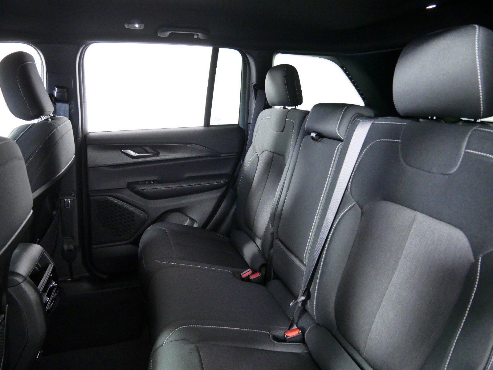 Thumbnail: 2025 Jeep Grand Cherokee - 22