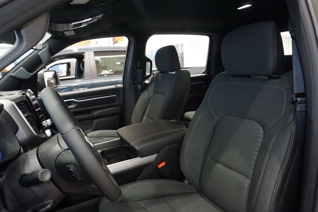 Thumbnail: 2026 RAM 1500 - 32