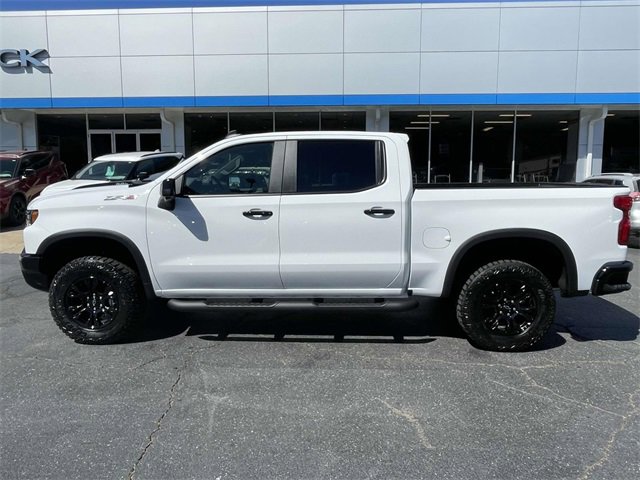 2025 Chevrolet Silverado 1500 ZR2 photo 2