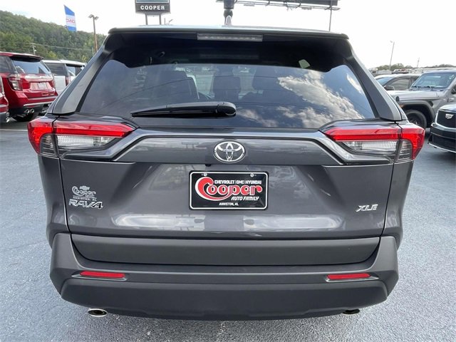 2021 Toyota RAV4 XLE Premium photo 2