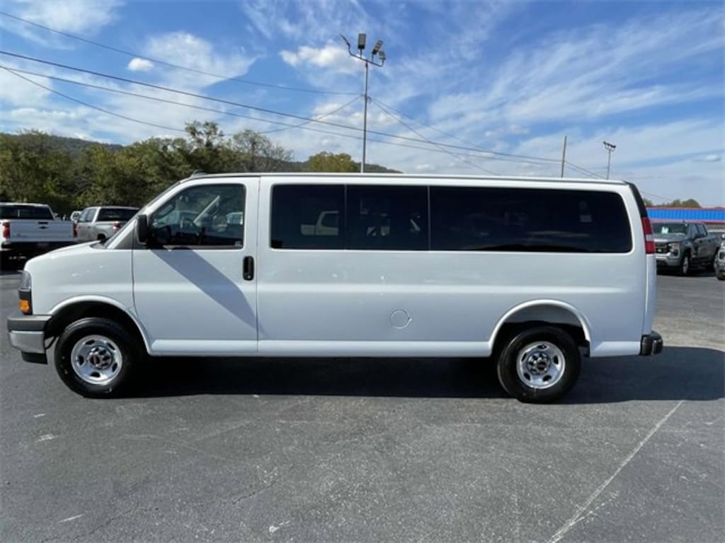 New 2025 GMC Savana Passenger 3500 LT Van