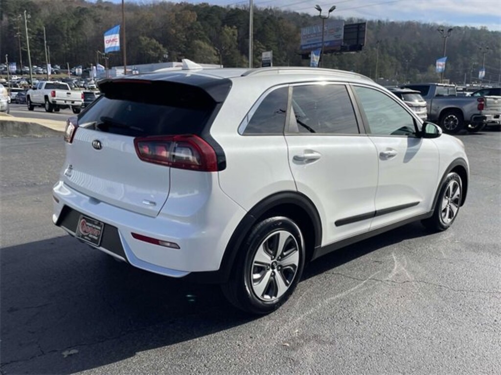 Used 2017 Kia Niro EX SUV
