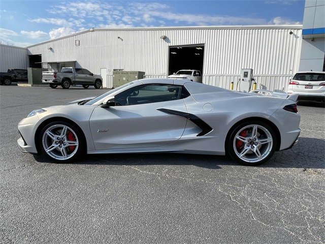 2023 Chevrolet Corvette Stingray 2LT photo 2