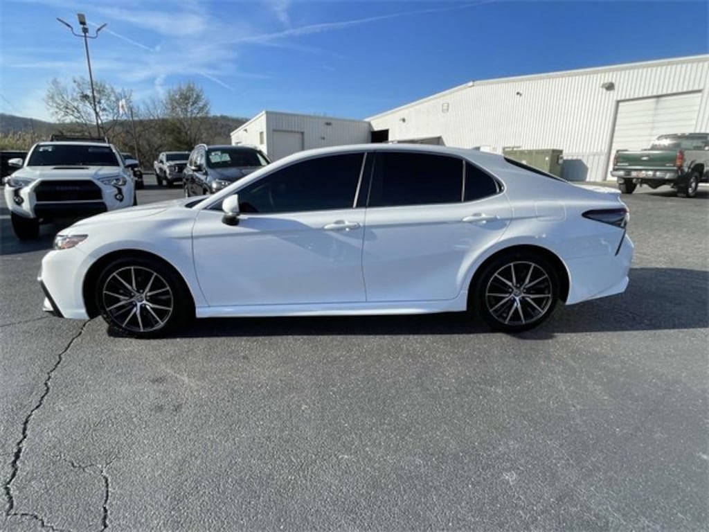 Used 2024 Toyota Camry Hybrid SE Sedan