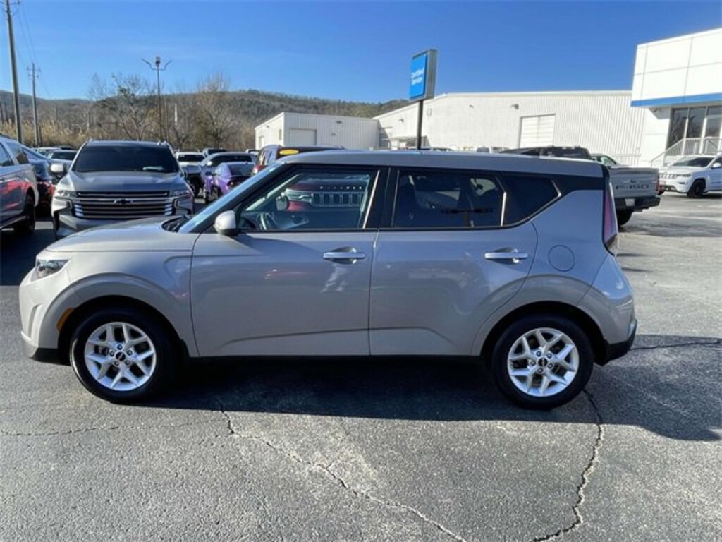 Used 2023 Kia Soul LX Crossover