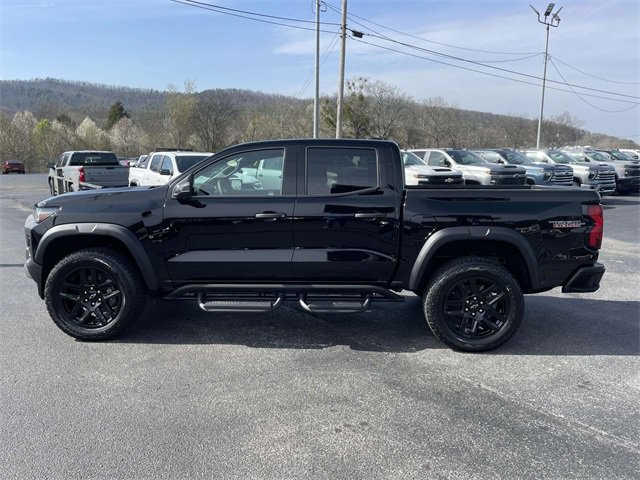 2025 Chevrolet Colorado Trail Boss photo 2