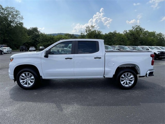 2025 Chevrolet Silverado 1500 Custom photo 2