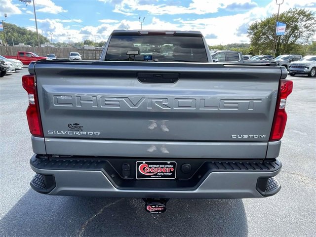 2021 Chevrolet Silverado 1500 Custom photo 2