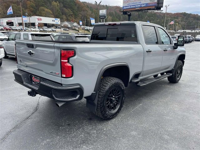 2025 Chevrolet Silverado 2500HD ZR2 photo 4